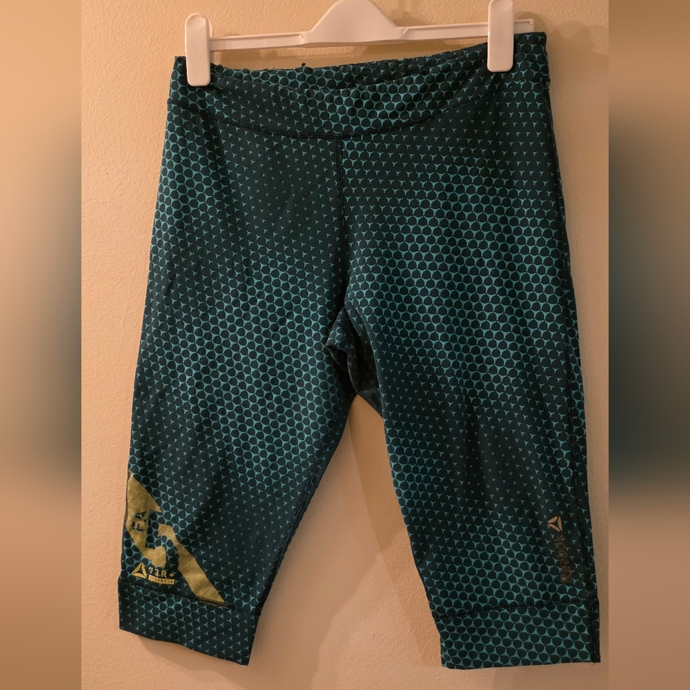 Reebok Play Dry Green & Black Geometric Cropped 3/4 Leggings‎ (Size Large)